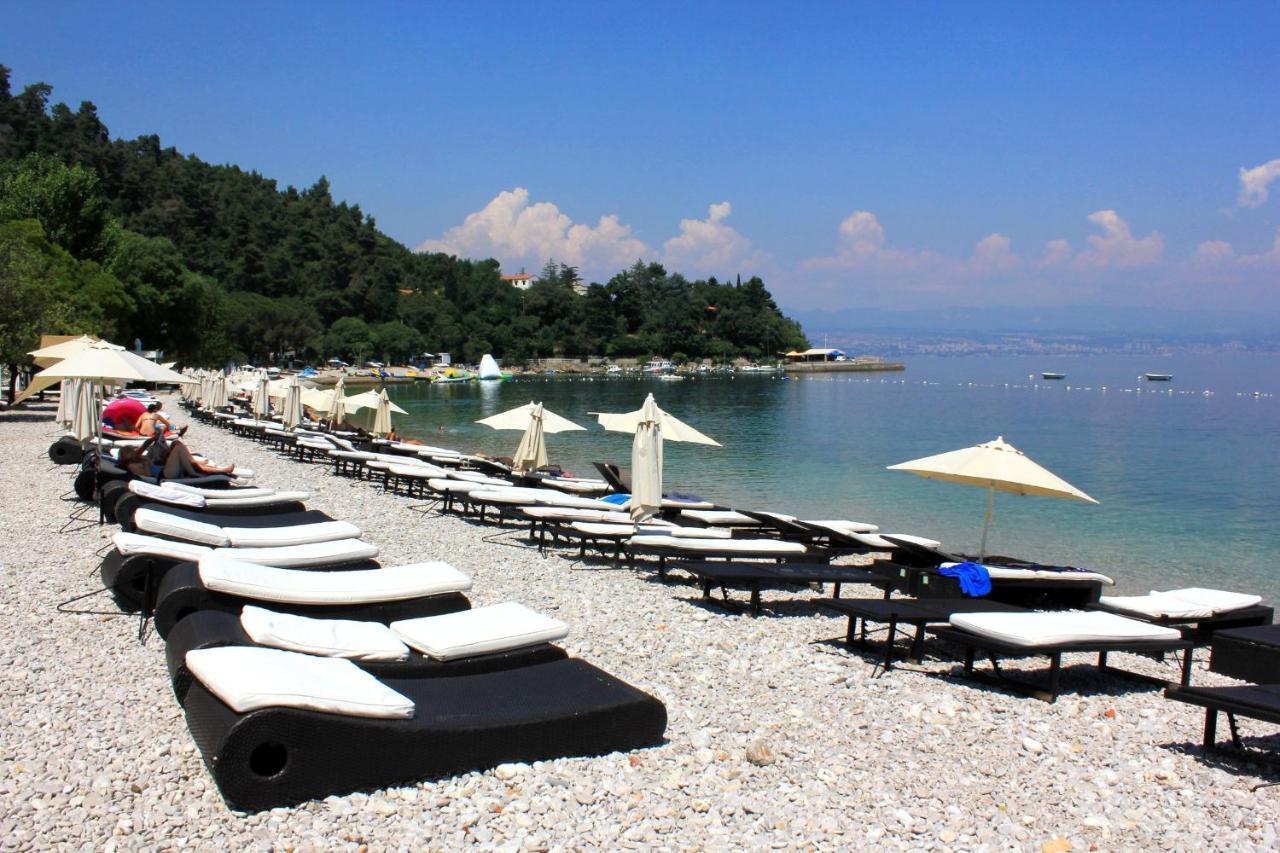 Apartments And Rooms By The Sea Medveja, Opatija - 2305 Lovran Exterior photo