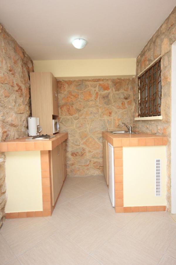 Apartments And Rooms By The Sea Medveja, Opatija - 2305 Lovran Exterior photo